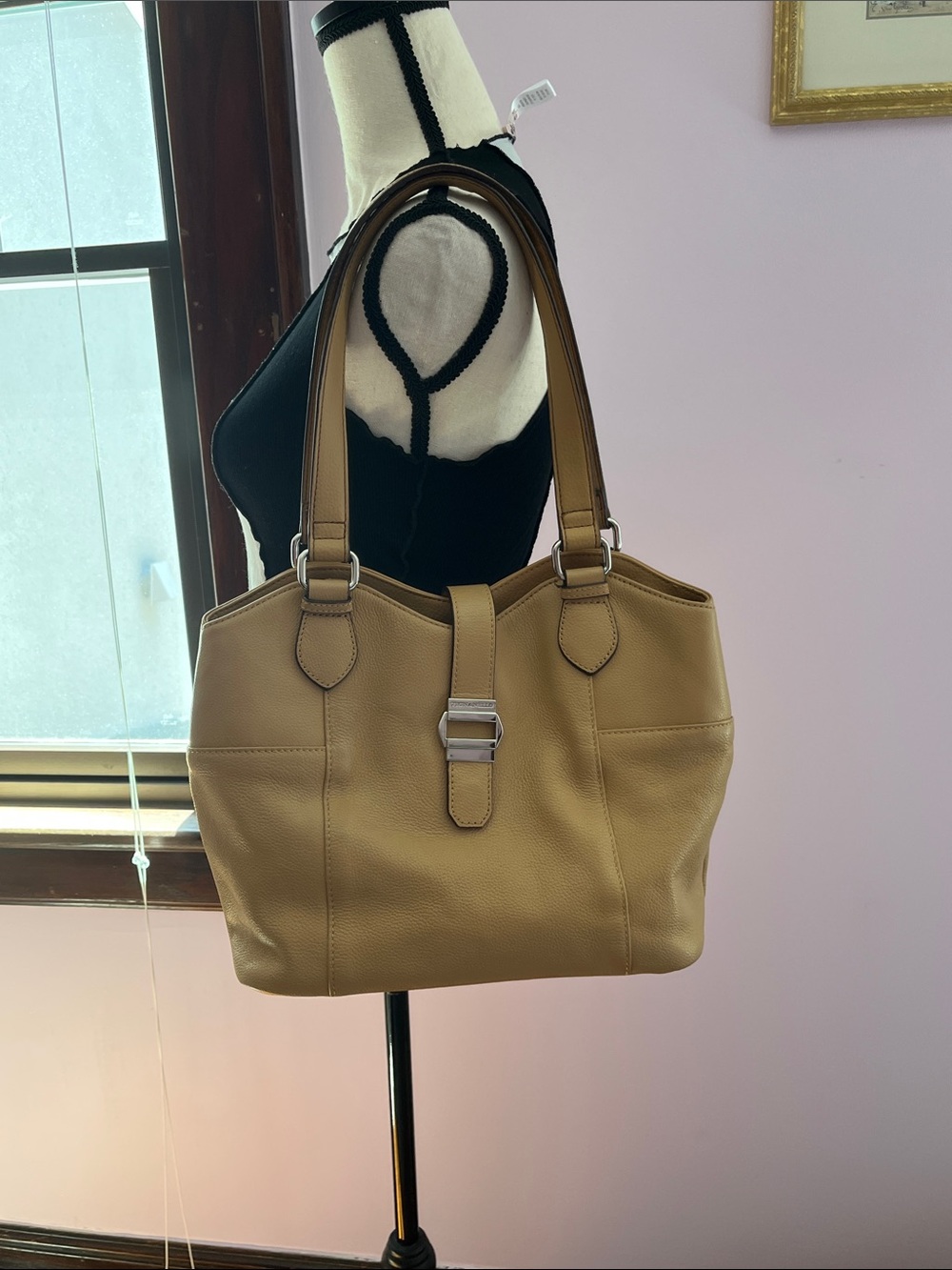 Tignanello Pebble Leather Shoulder Bag in Tan
